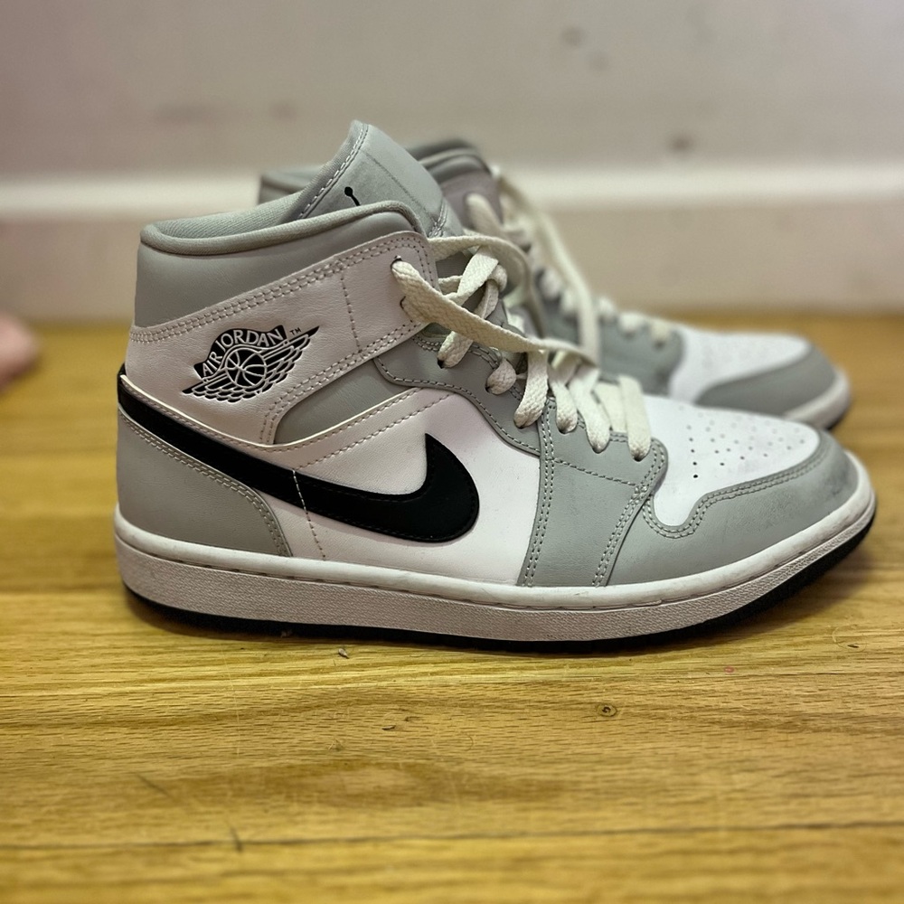 Nike Air Jordan Gray and White High-Tops